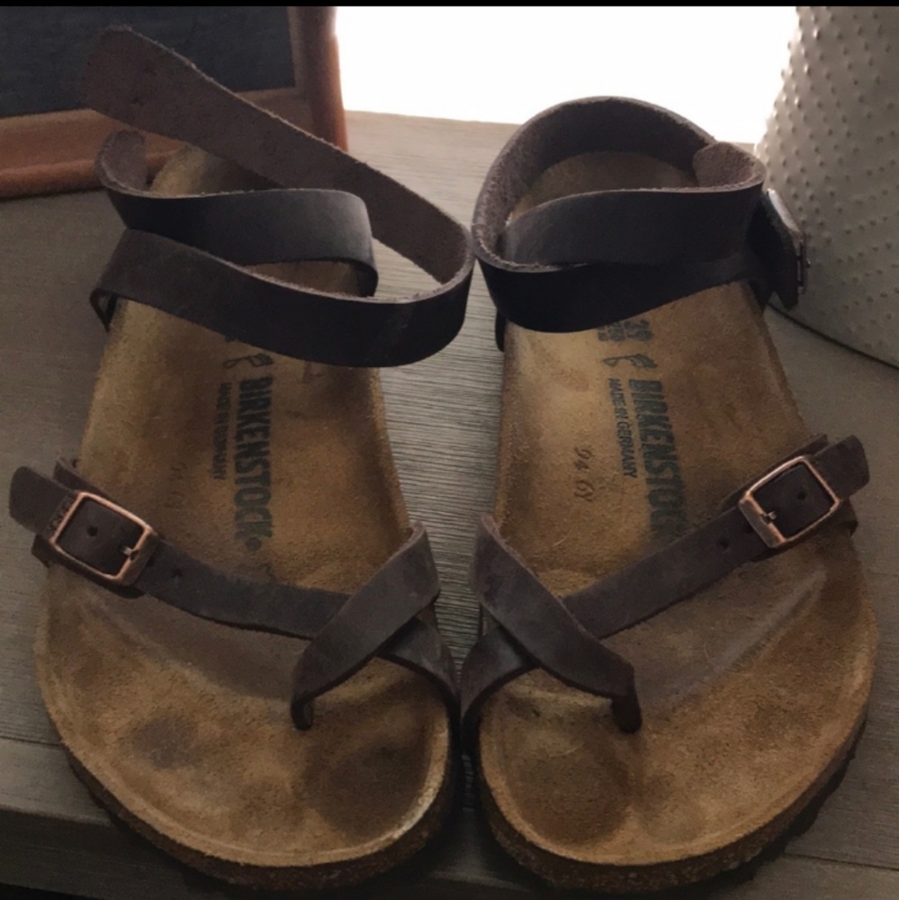 Birkenstocks-Yara